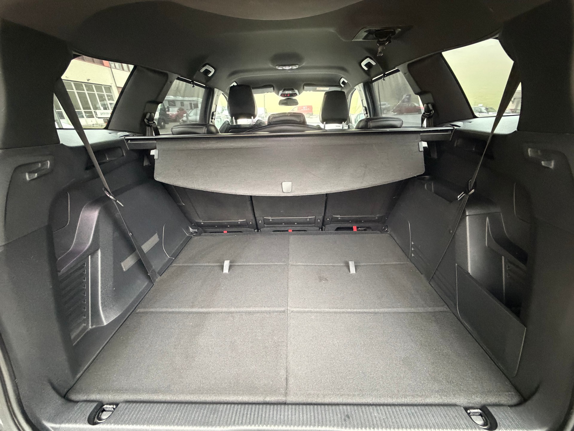 PEUGEOT 5008 2.0 BlueHDi GT Line-image-15