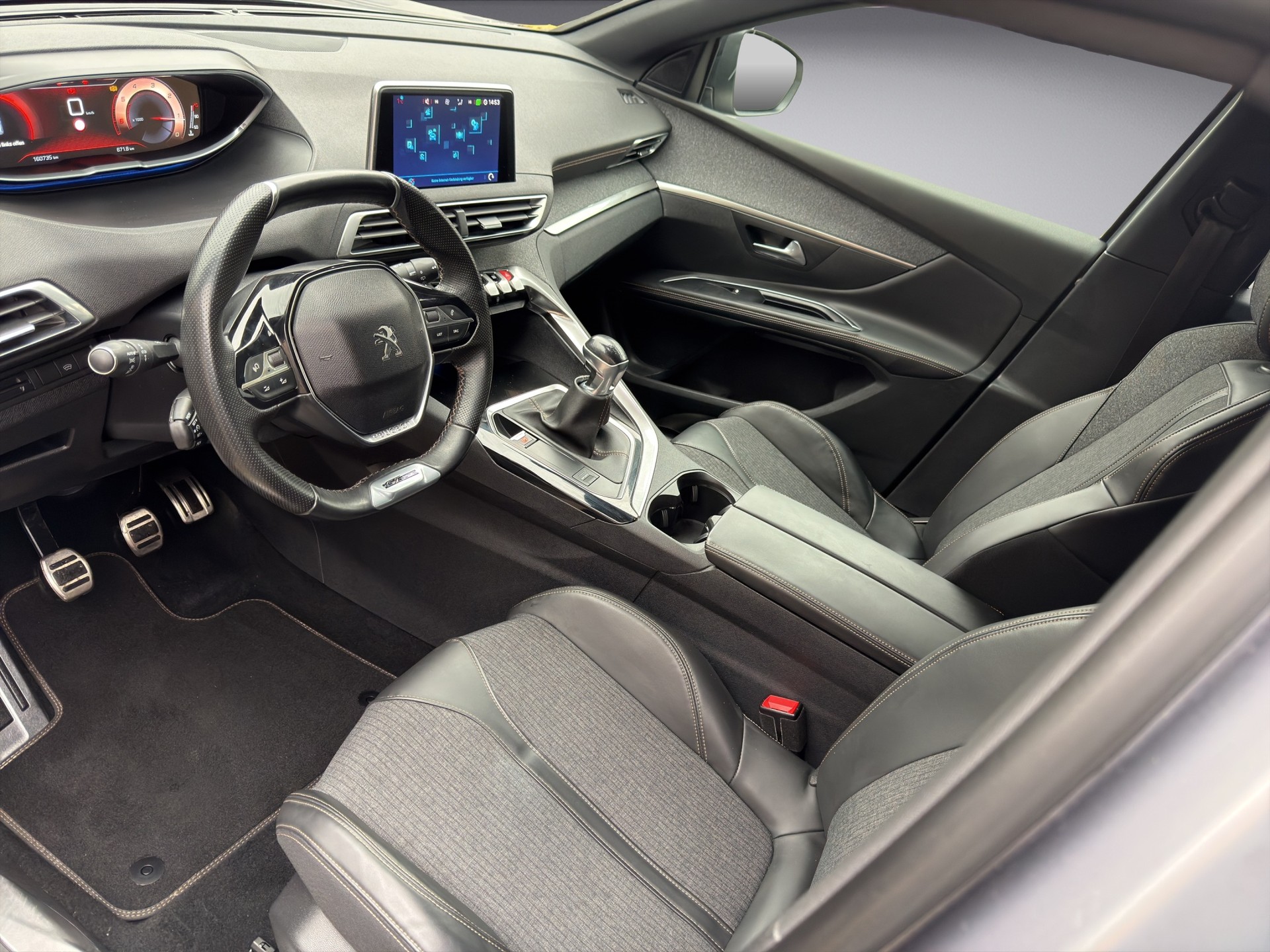 PEUGEOT 5008 2.0 BlueHDi GT Line-image-7