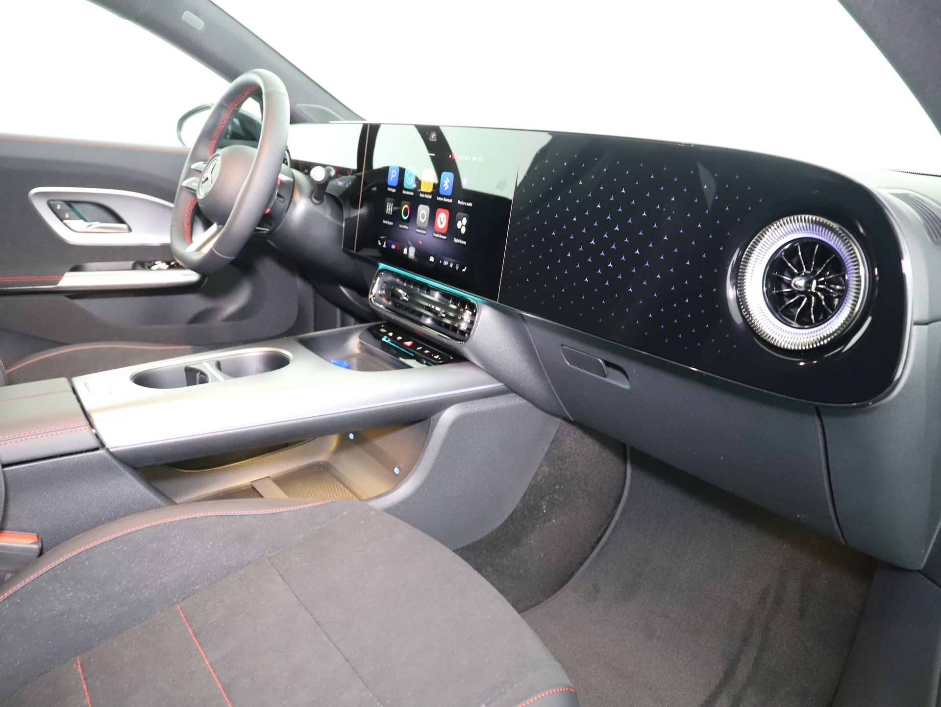 MERCEDES-BENZ CLA 200 8G-DCT-image-11