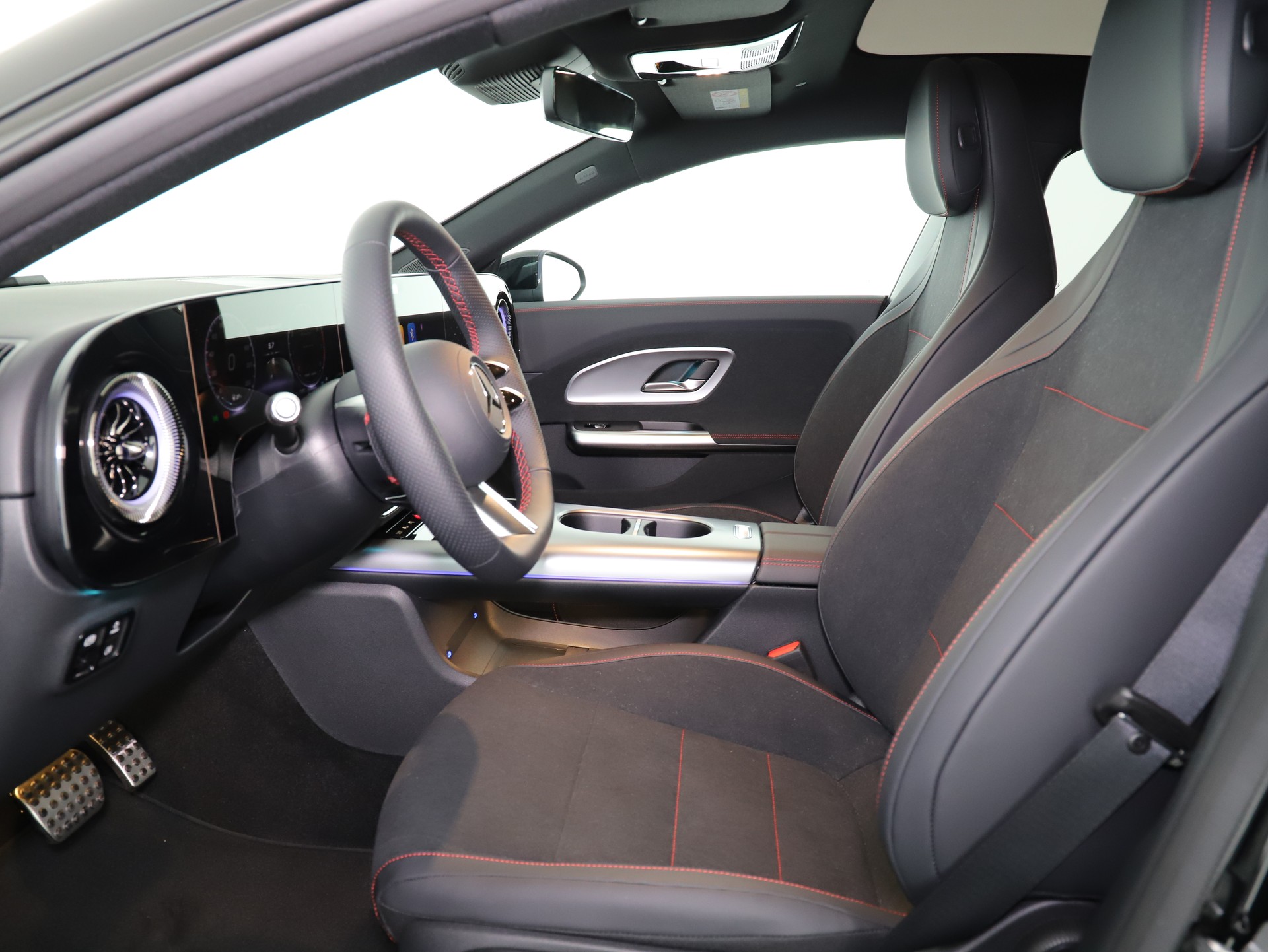 MERCEDES-BENZ CLA 200 8G-DCT-image-9