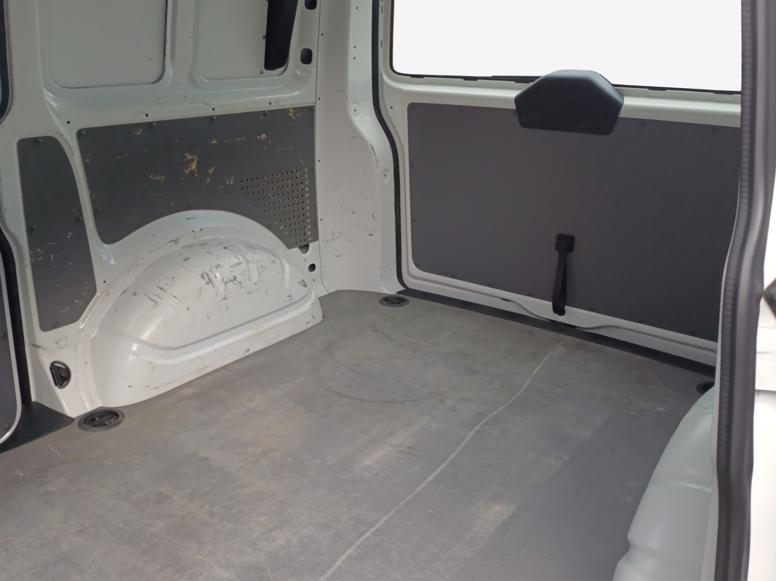 VW T6.1 2.0 TDI 4Motion-image-12