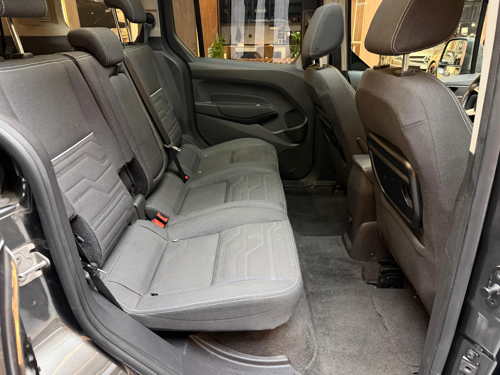 FORD Tourneo Connect 1.6 TDCi Titanium-image-15