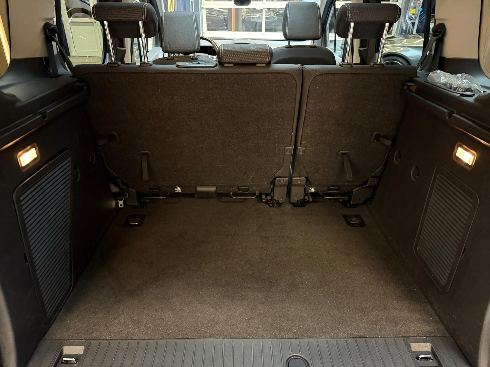 FORD Tourneo Connect 1.6 TDCi Titanium-image-16