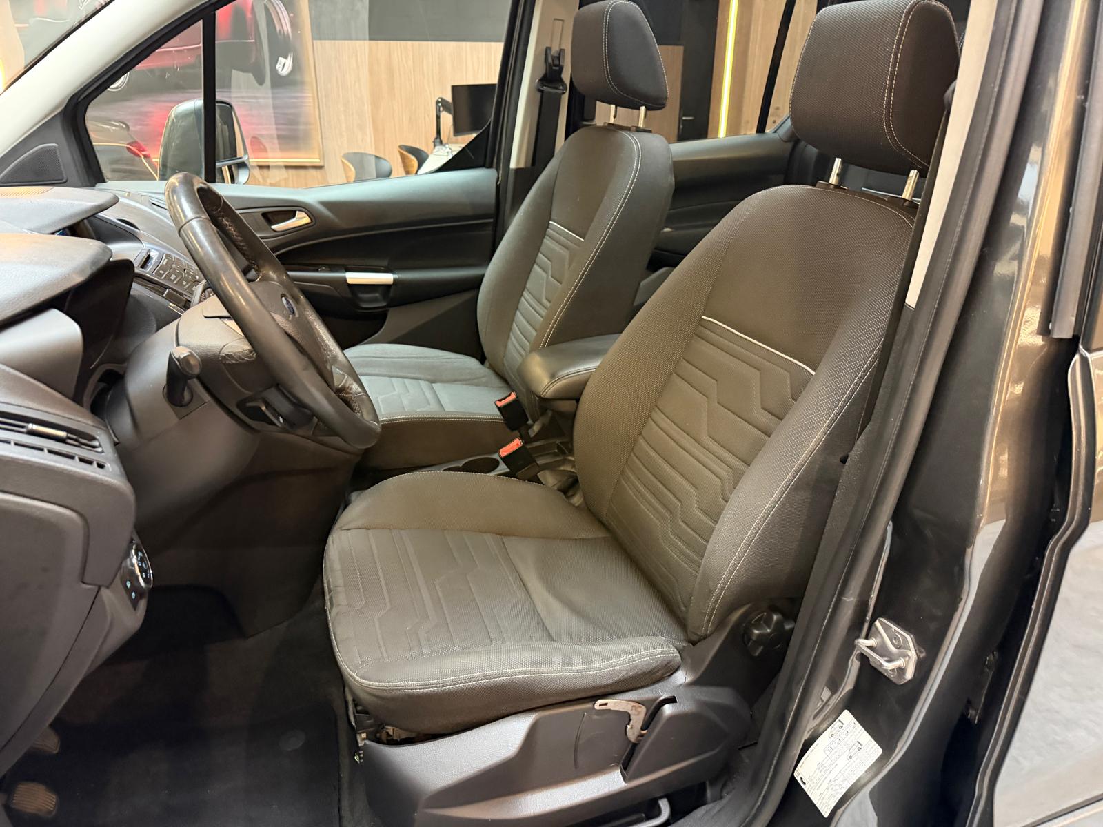 FORD Tourneo Connect 1.6 TDCi Titanium-image-12