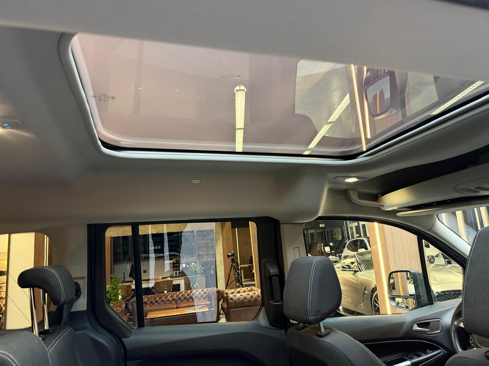 FORD Tourneo Connect 1.6 TDCi Titanium-image-18