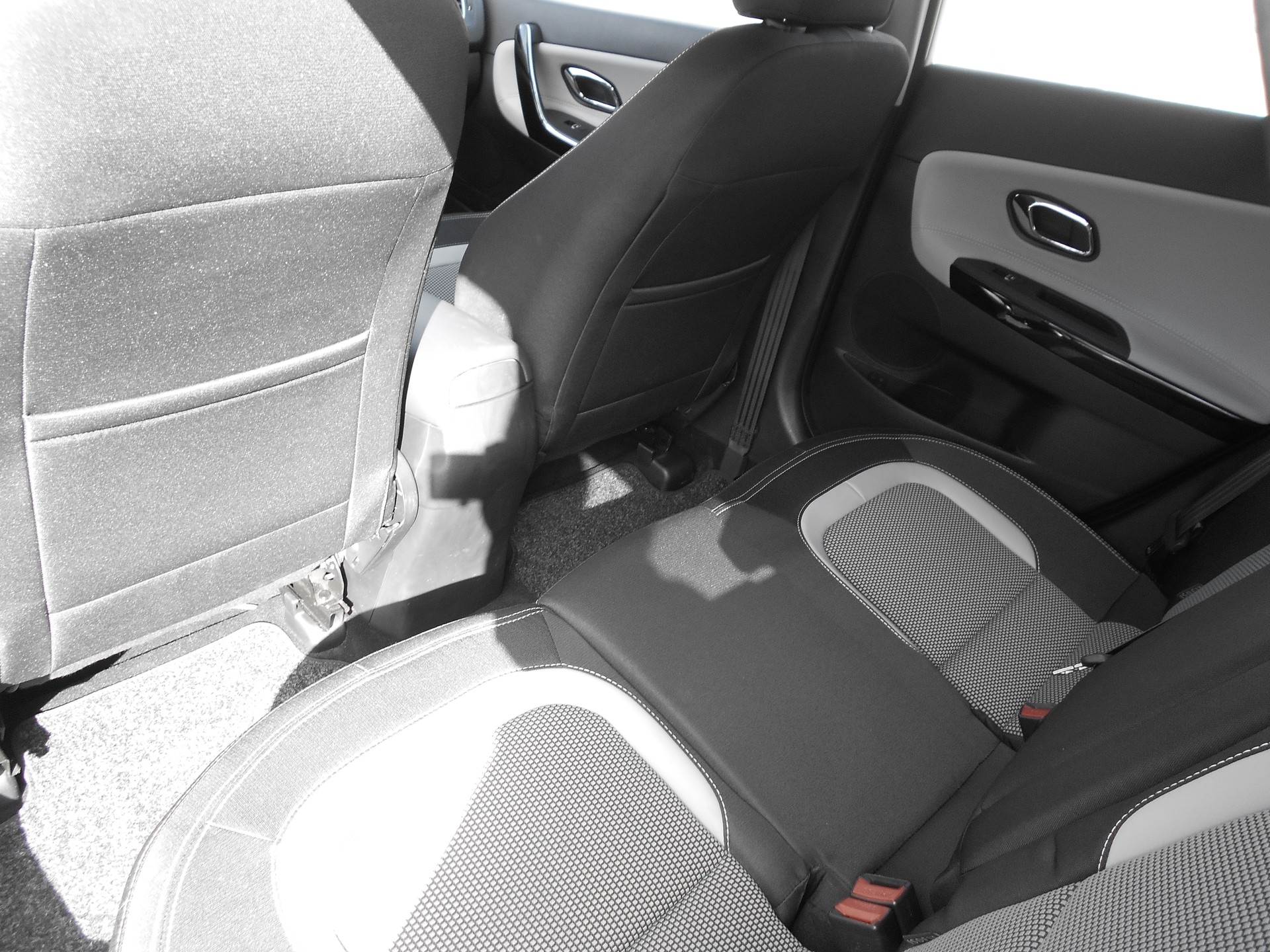 KIA Cee'd Sportswagon 1.6 GDi Swiss Champion DCT-image-6