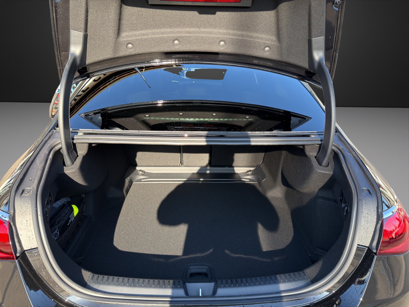 MERCEDES-BENZ E 220 d 4Matic 9G-Tronic-image-13