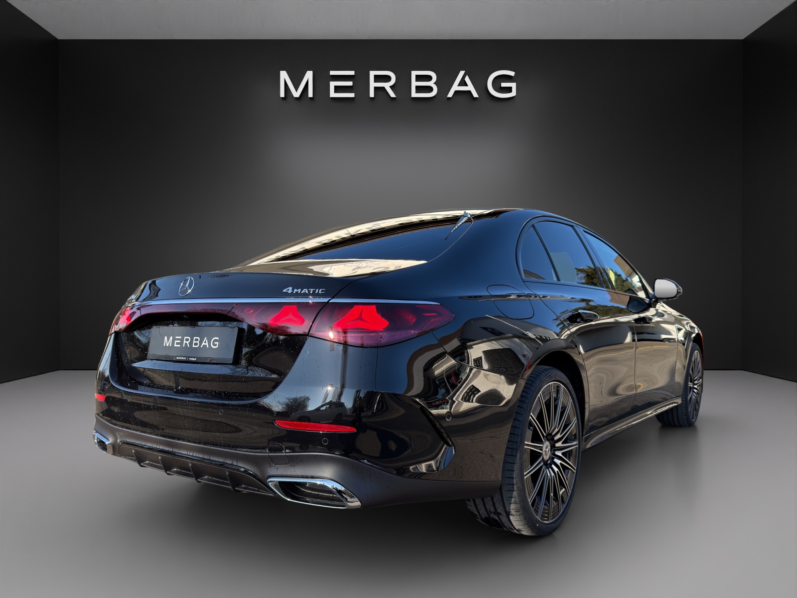 MERCEDES-BENZ E 220 d 4Matic 9G-Tronic-image-2