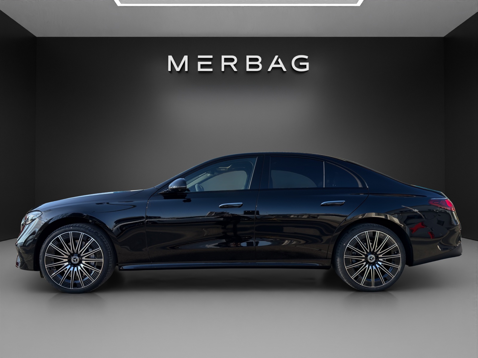 MERCEDES-BENZ E 220 d 4Matic 9G-Tronic-image-5