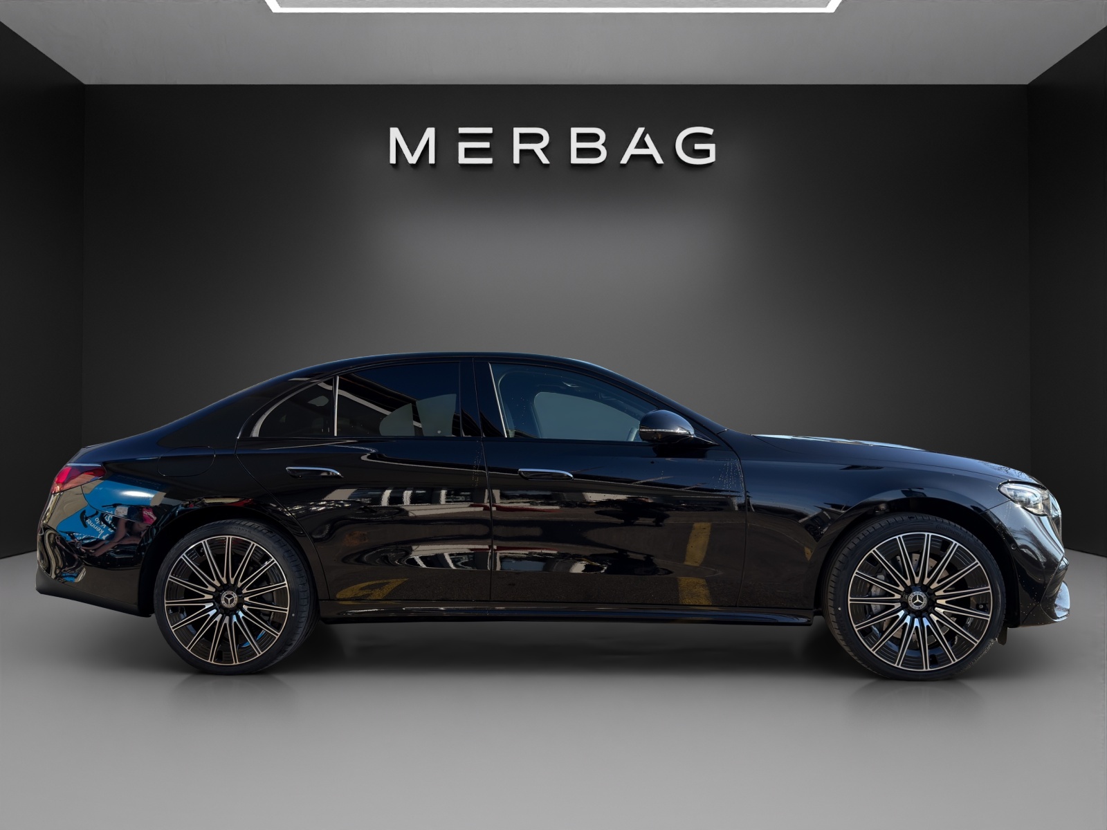 MERCEDES-BENZ E 220 d 4Matic 9G-Tronic-image-1
