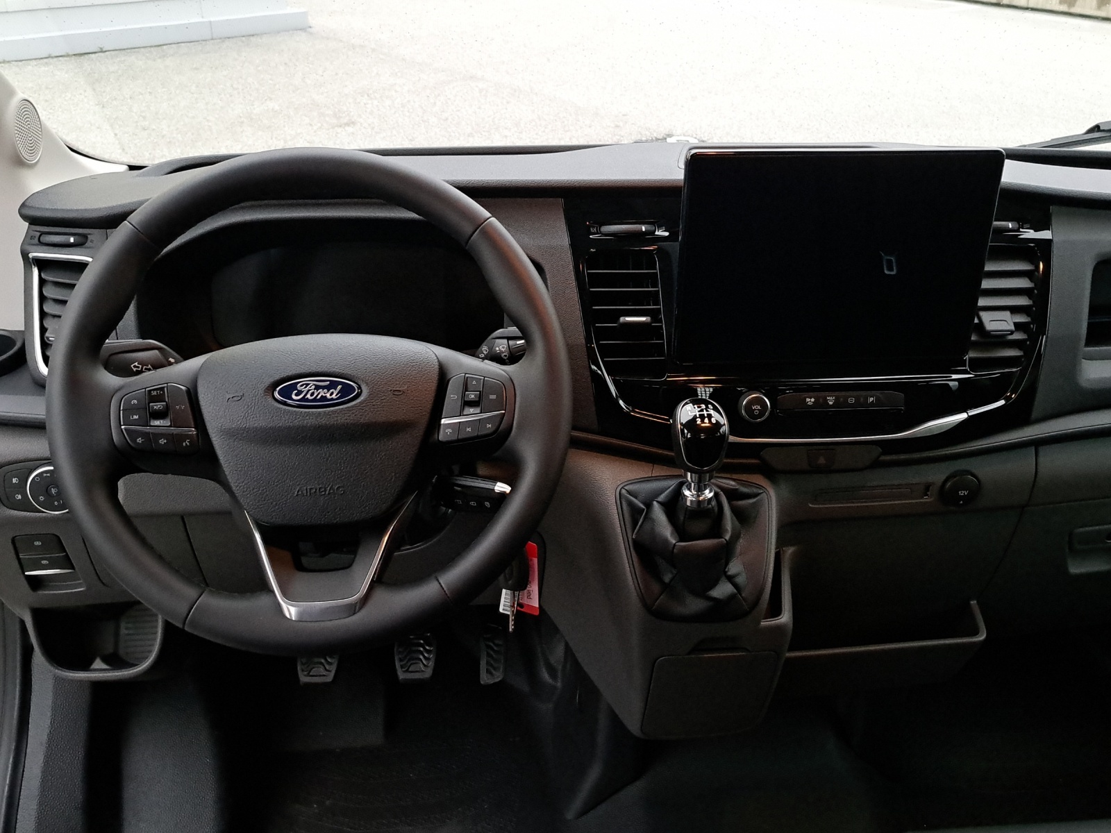 FORD Transit DCab350 L3 Trend 2.0 TDCi 165 RWD-image-7