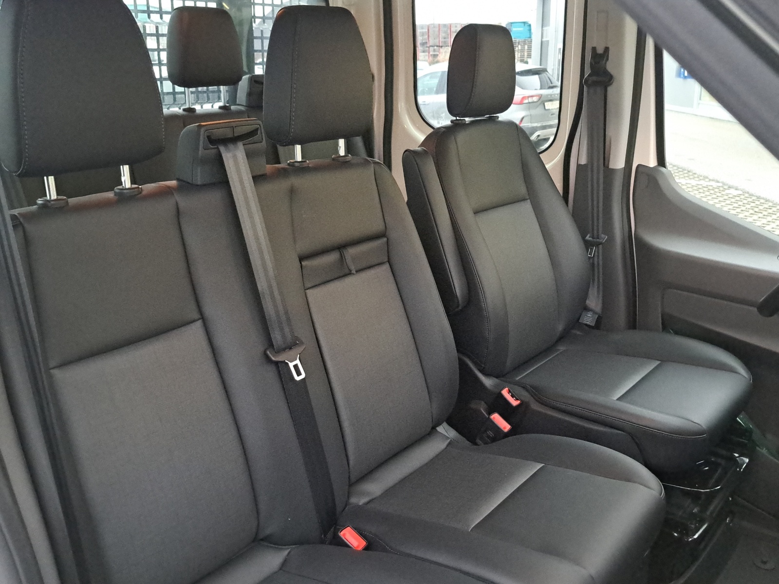 FORD Transit DCab350 L3 Trend 2.0 TDCi 165 RWD-image-5