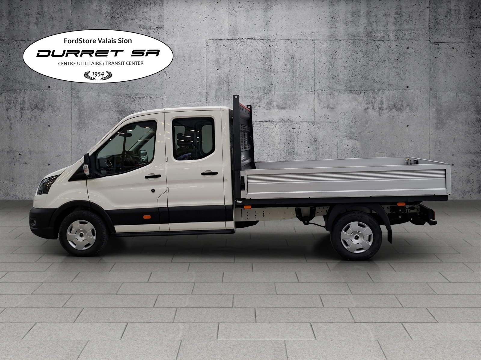 FORD Transit DCab350 L3 Trend 2.0 TDCi 165 RWD-image-1