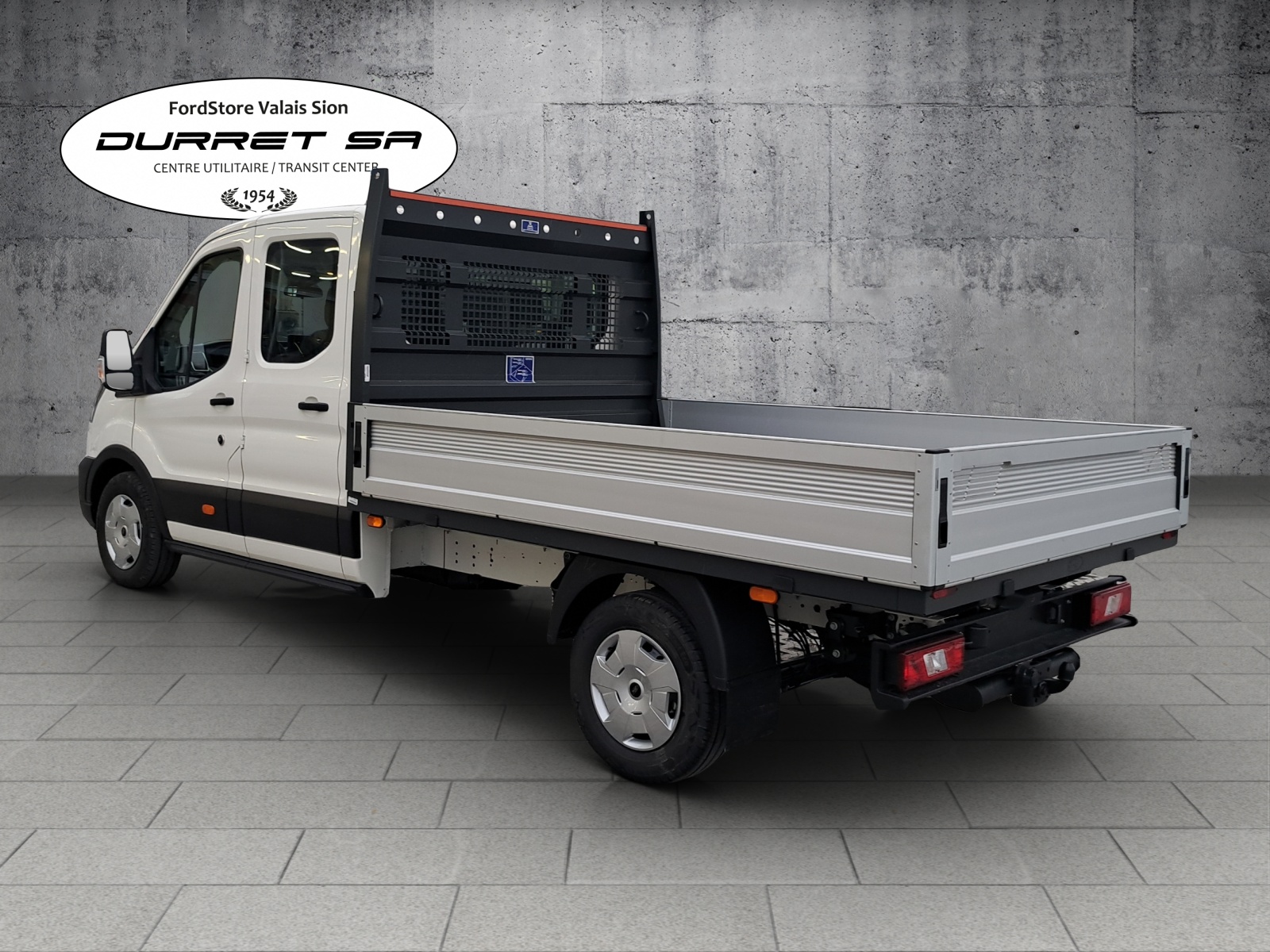 FORD Transit DCab350 L3 Trend 2.0 TDCi 165 RWD-image-2