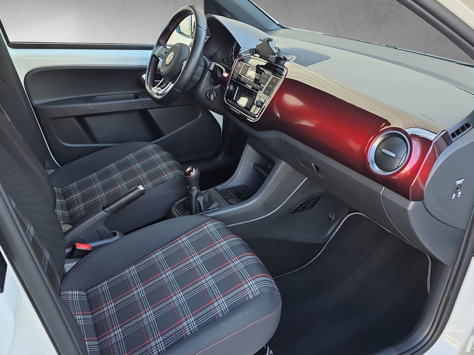 VW Up 1.0 TSI GTI-image-7