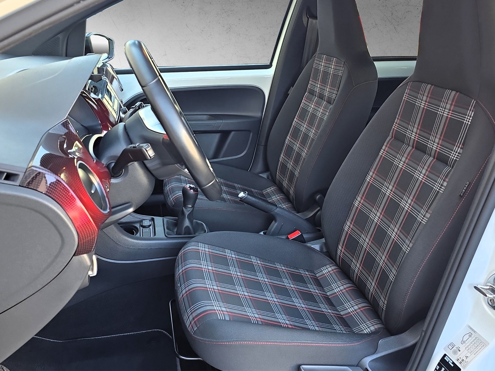 VW Up 1.0 TSI GTI-image-6