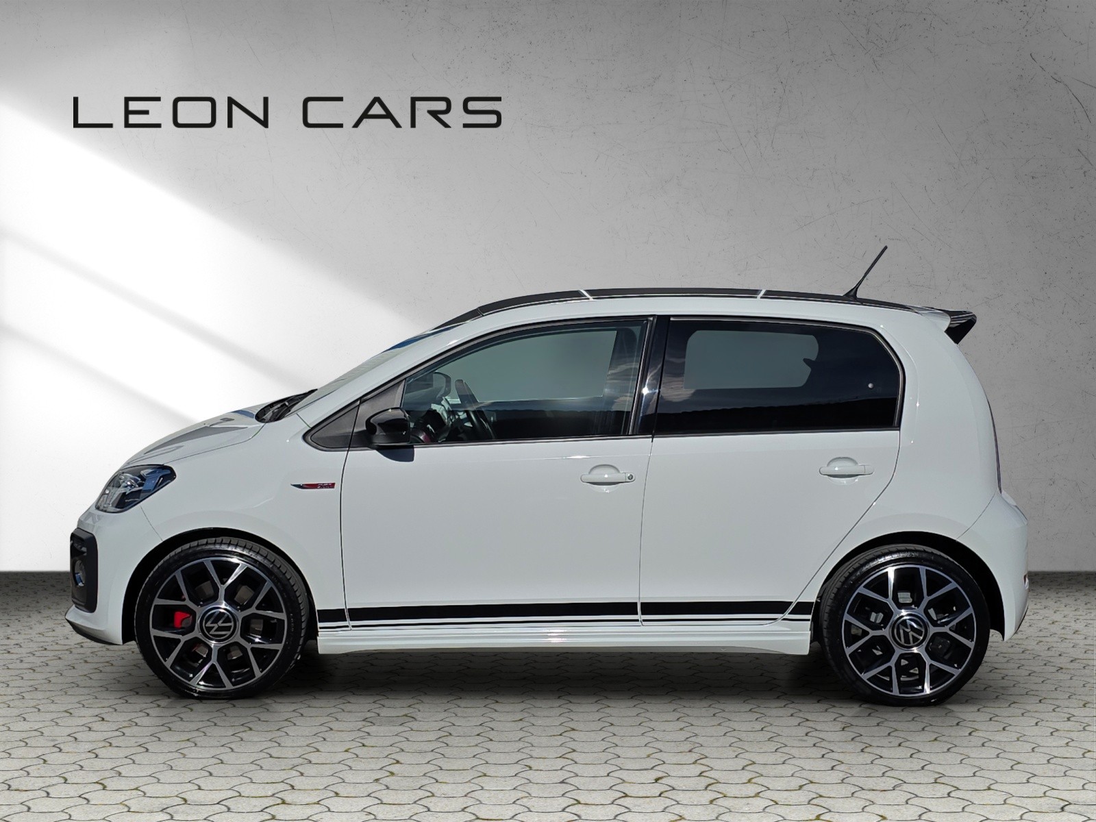 VW Up 1.0 TSI GTI-showroom-element-2