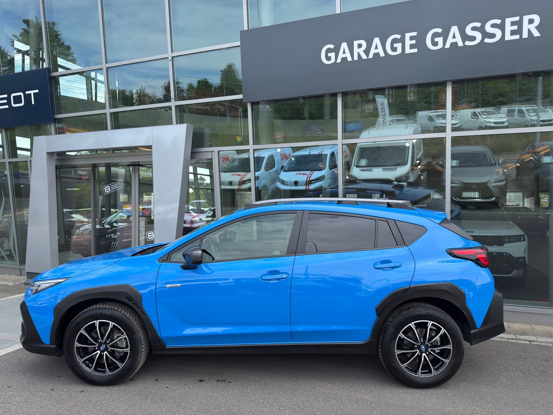 SUBARU Crosstrek 2.0 e-Boxer Luxury AWD Lineartronic-showroom-element-2