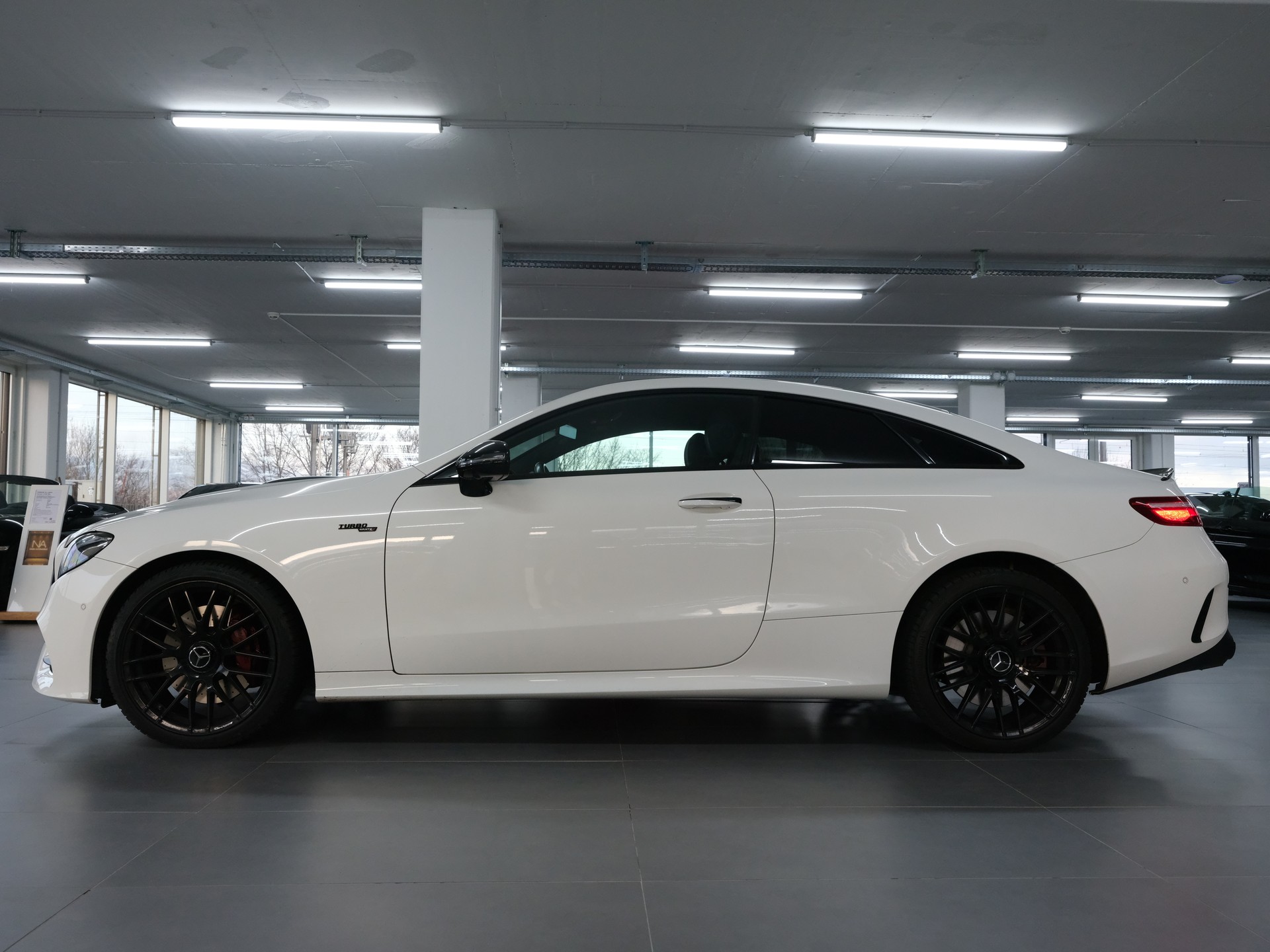 MERCEDES-BENZ E 400 Coupé AMG Line 4 Matic 9G-Tronic-image-5
