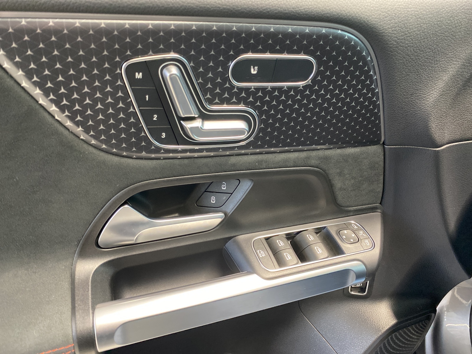 MERCEDES-BENZ EQB 350 Excellence AMG Line 4MATIC-image-10