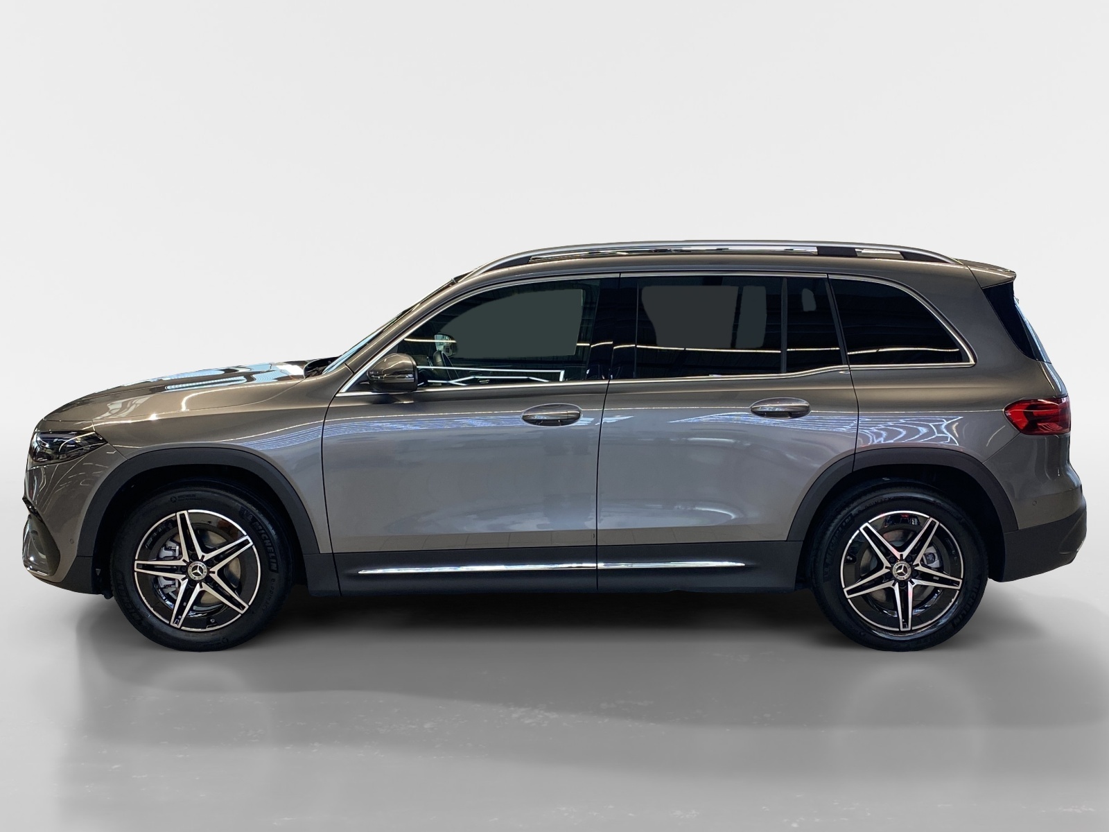 MERCEDES-BENZ EQB 350 Excellence AMG Line 4MATIC-image-2