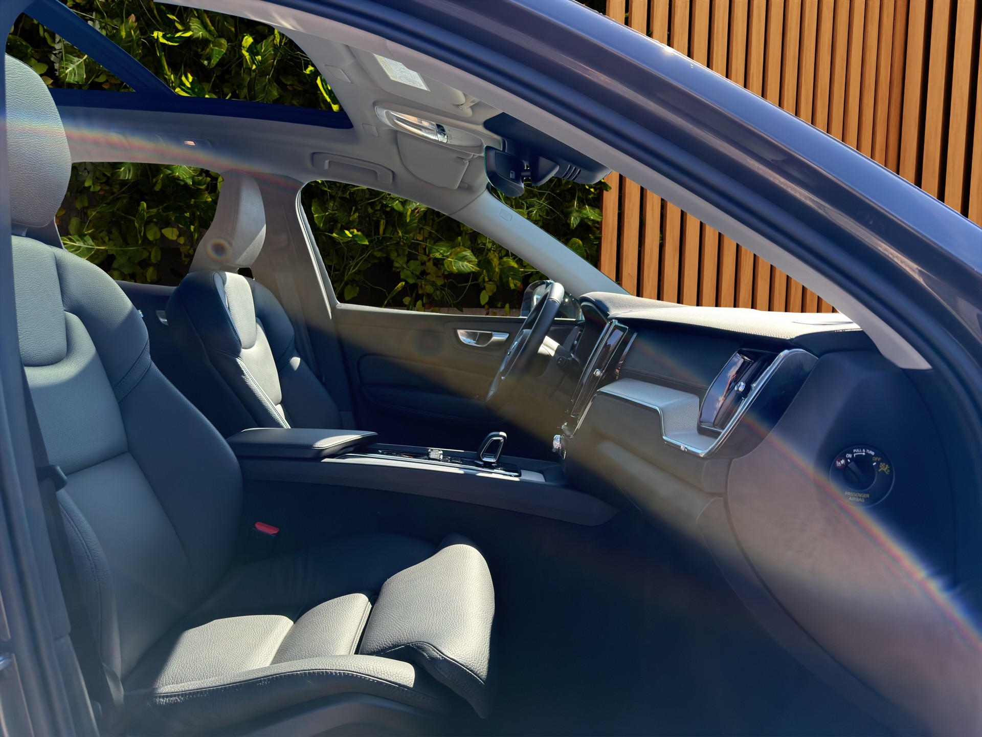 VOLVO XC60 2.0 T6 TE Ultimate Dark eAWD-image-15