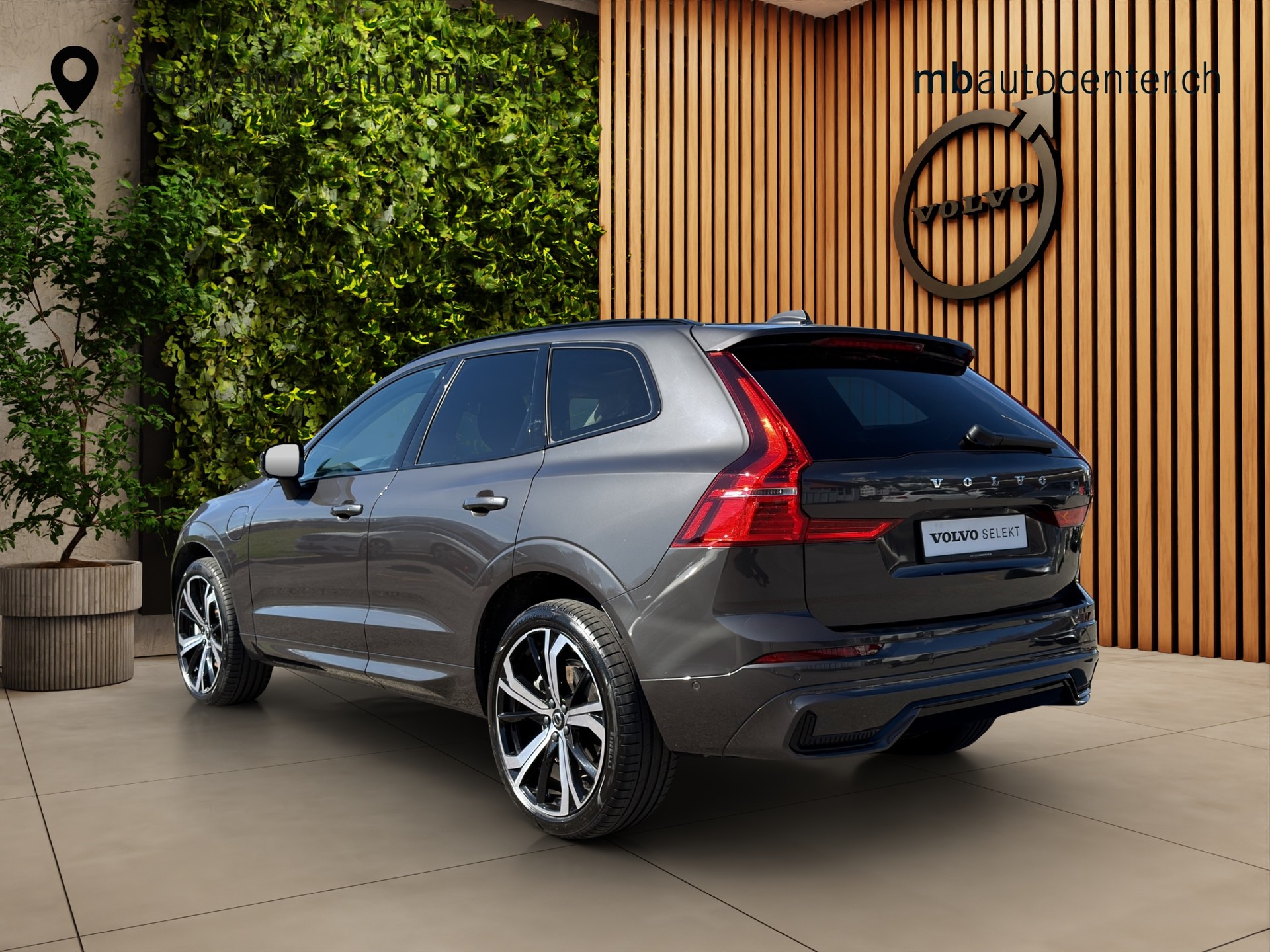 VOLVO XC60 2.0 T6 TE Ultimate Dark eAWD-image-2