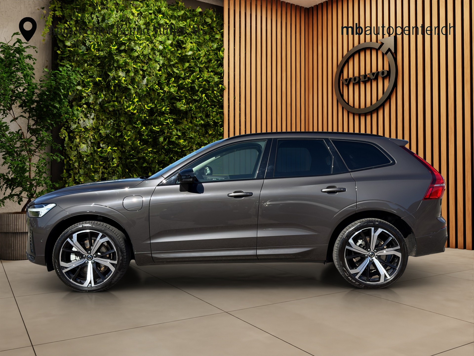 VOLVO XC60 2.0 T6 TE Ultimate Dark eAWD-image-1