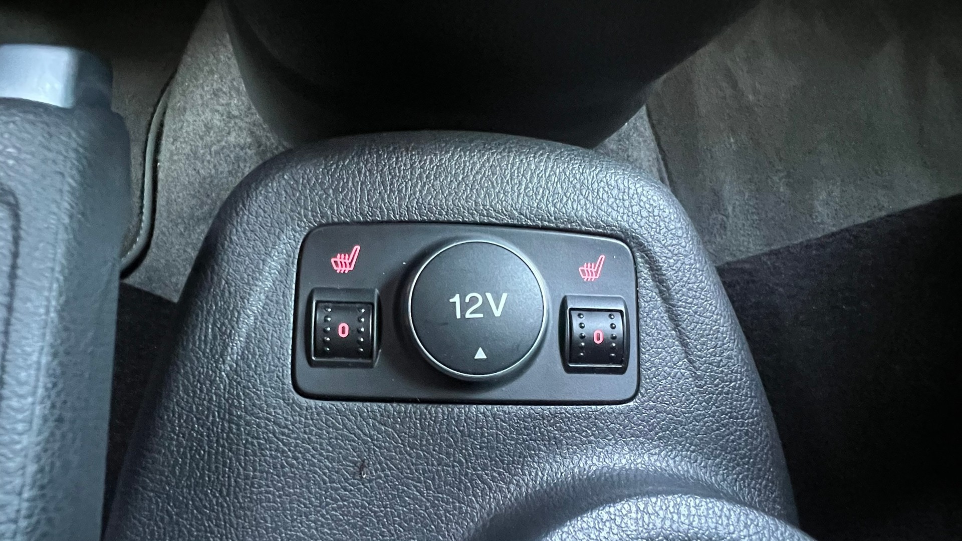 FORD GRAND TOURNEO CONNECT 1.5 TDCi TITANIUM POWERSHIFT l 120 PS-image-23