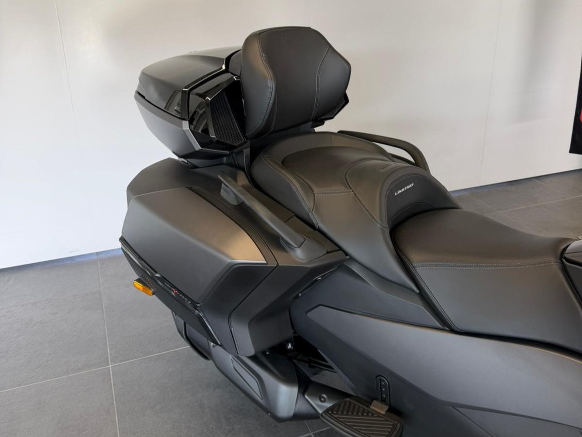 CAN-AM Spyder RT LTD-image-11