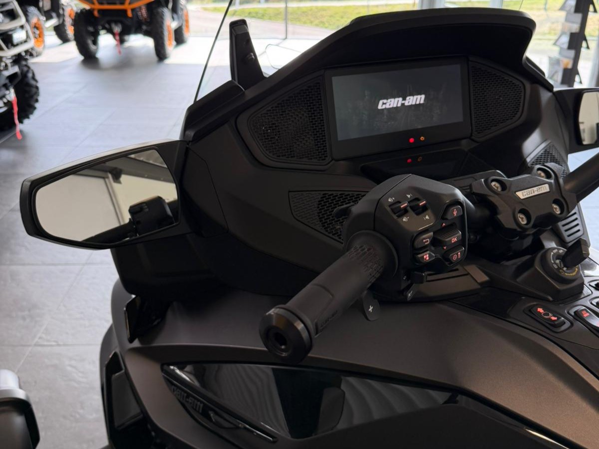CAN-AM Spyder RT LTD-image-6