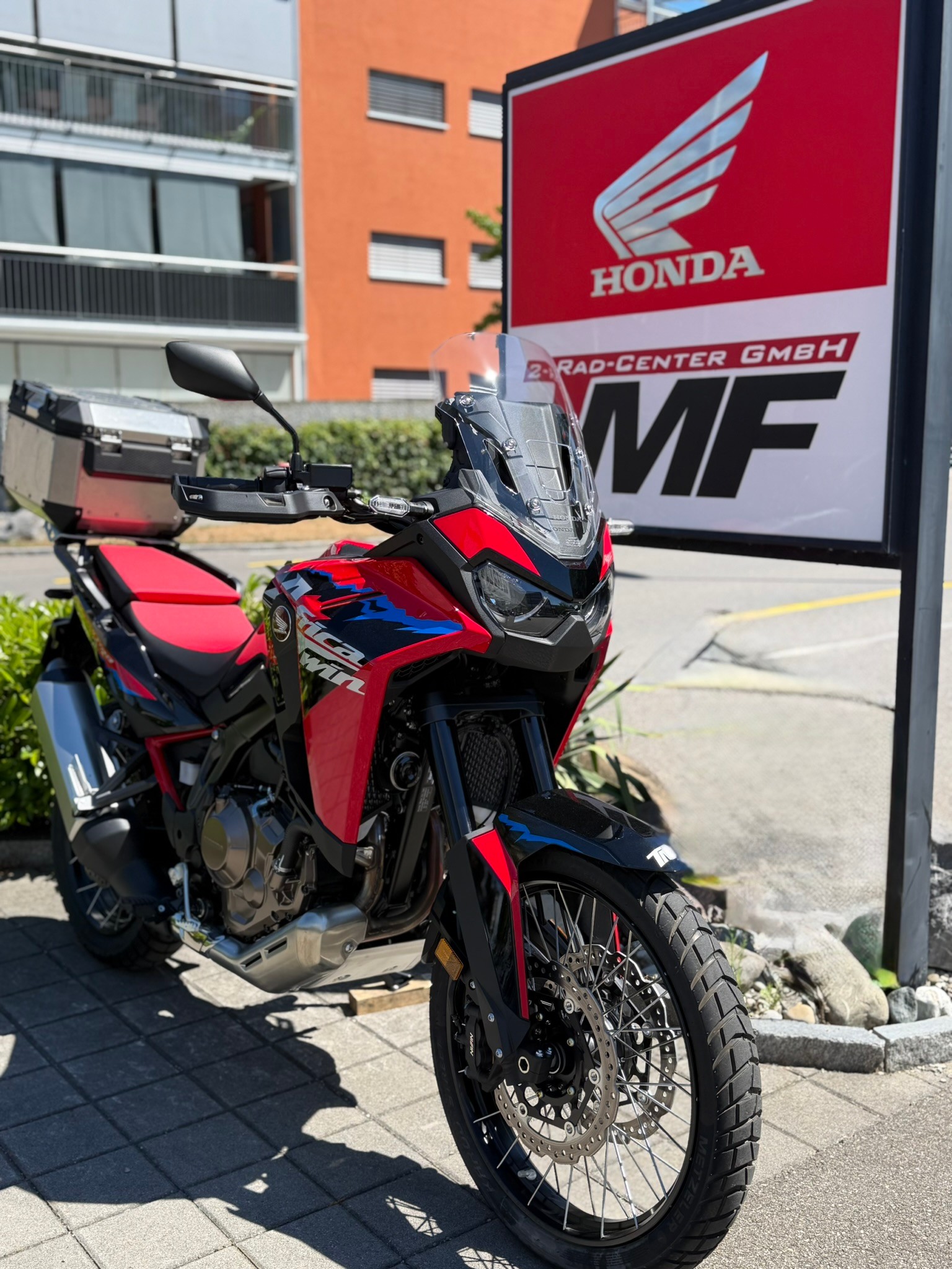 HONDA CRF 1100 Africa Twin-showroom-element-1