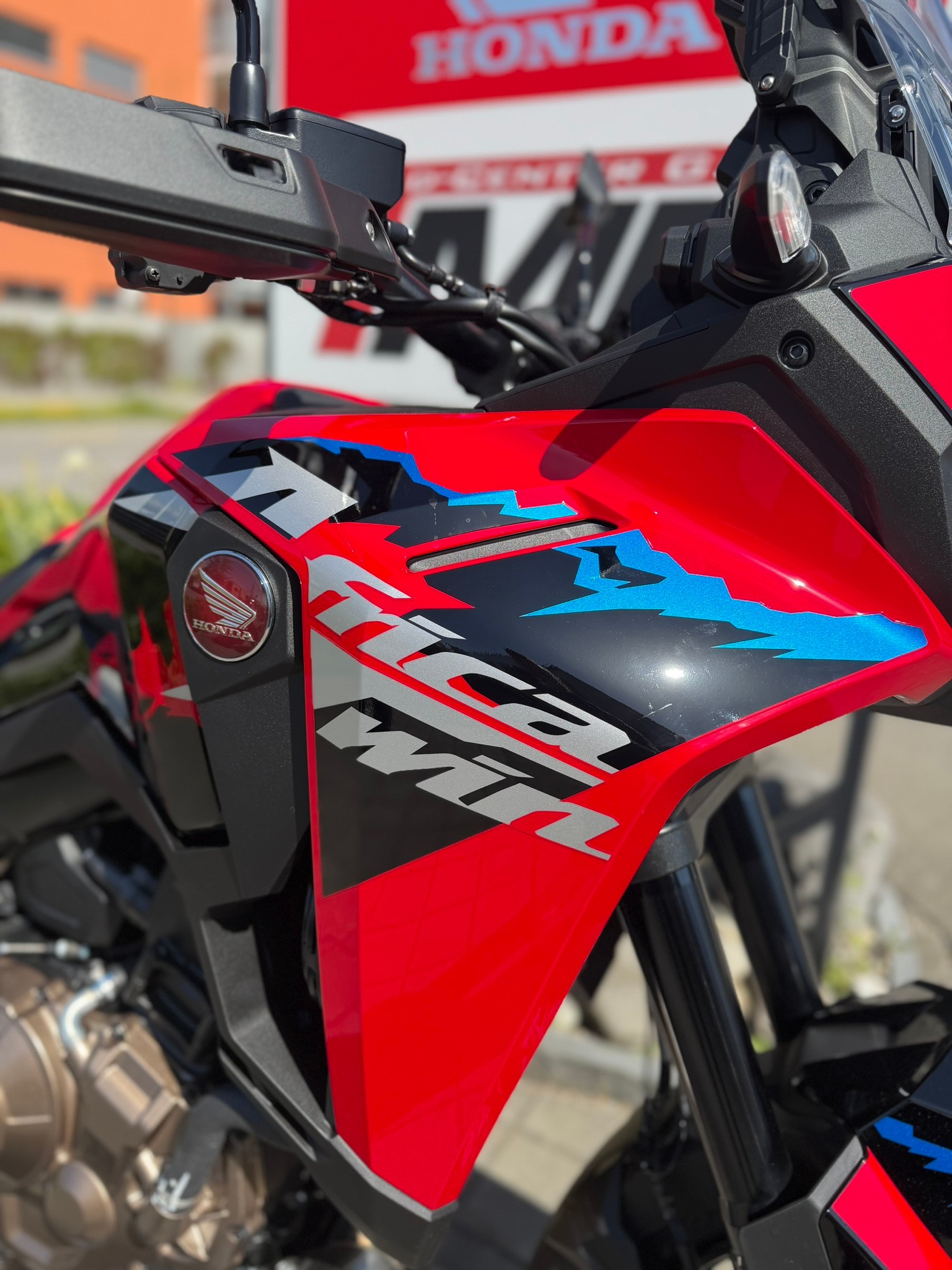 HONDA CRF 1100 Africa Twin-showroom-element-3