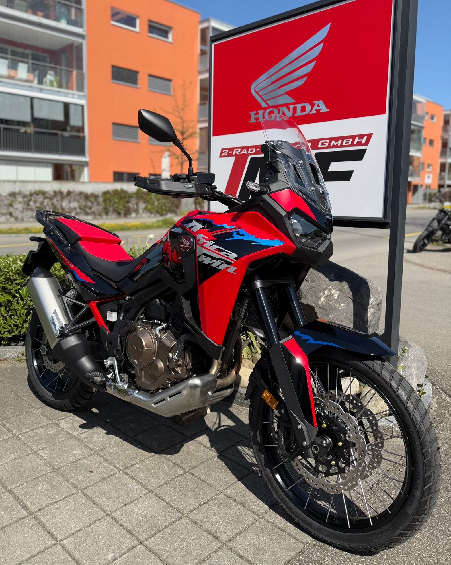 HONDA CRF 1100 Africa Twin-showroom-element-1