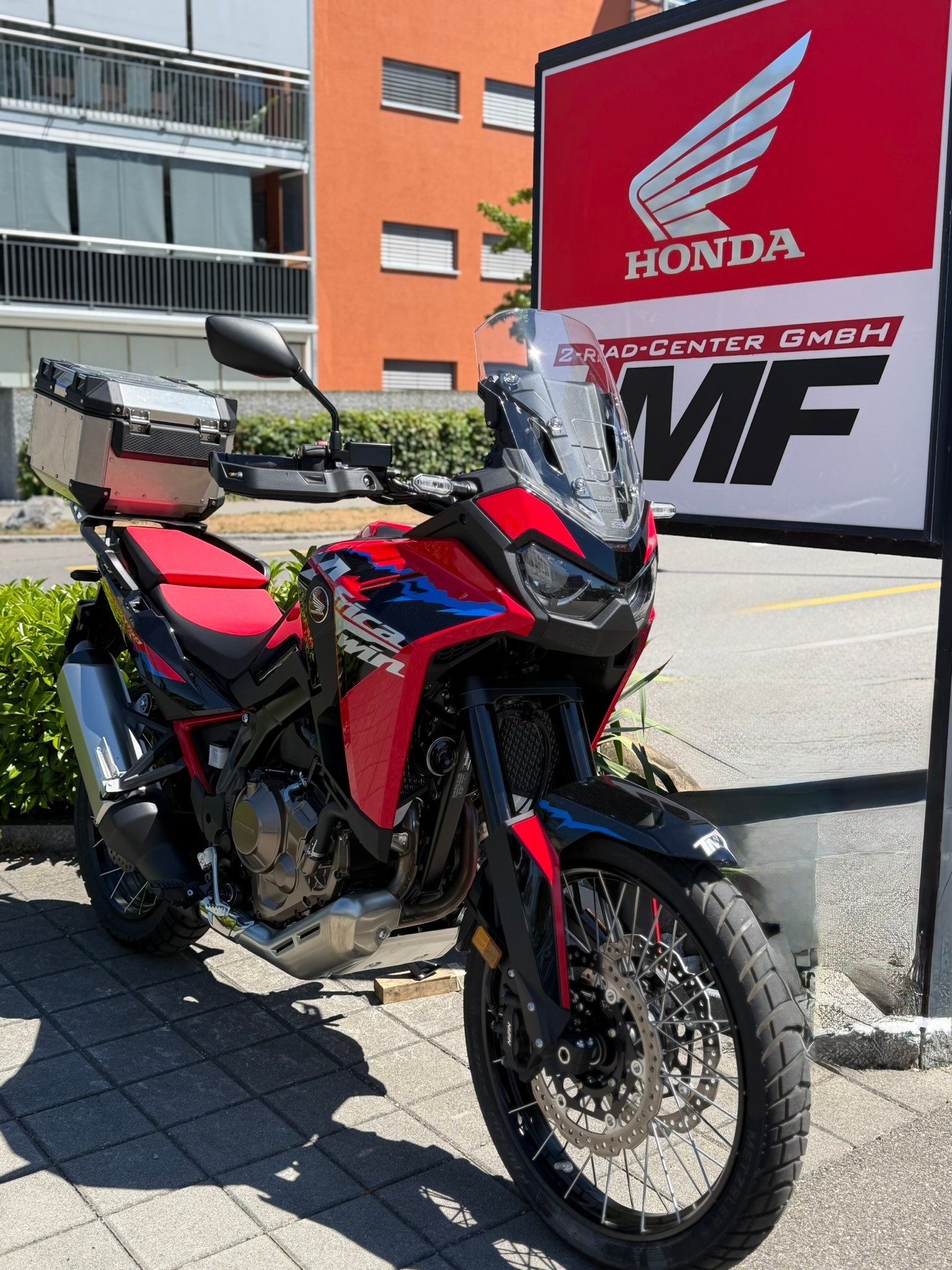 HONDA CRF 1100 Africa Twin-image-4