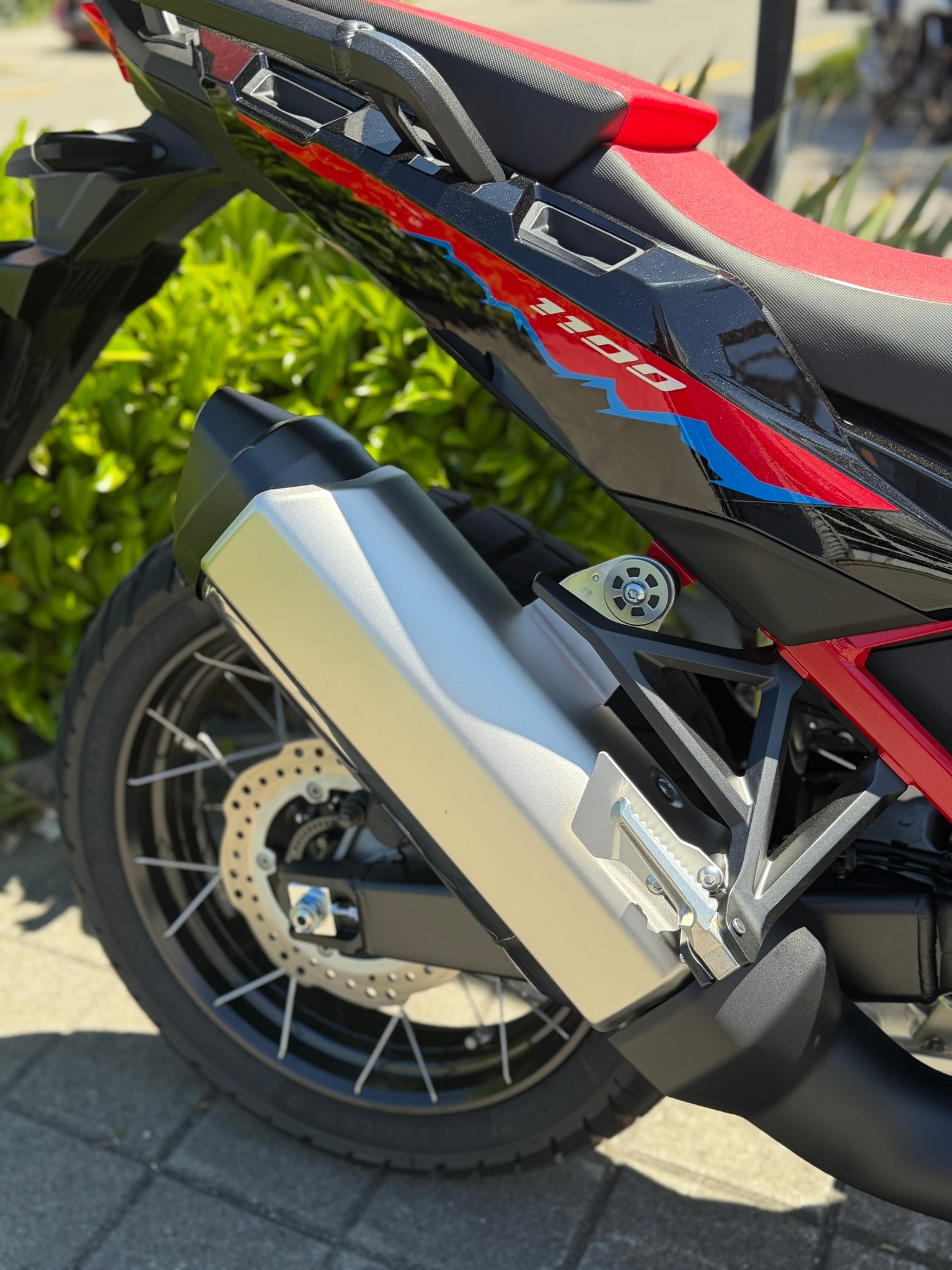 HONDA CRF 1100 Africa Twin-image-9