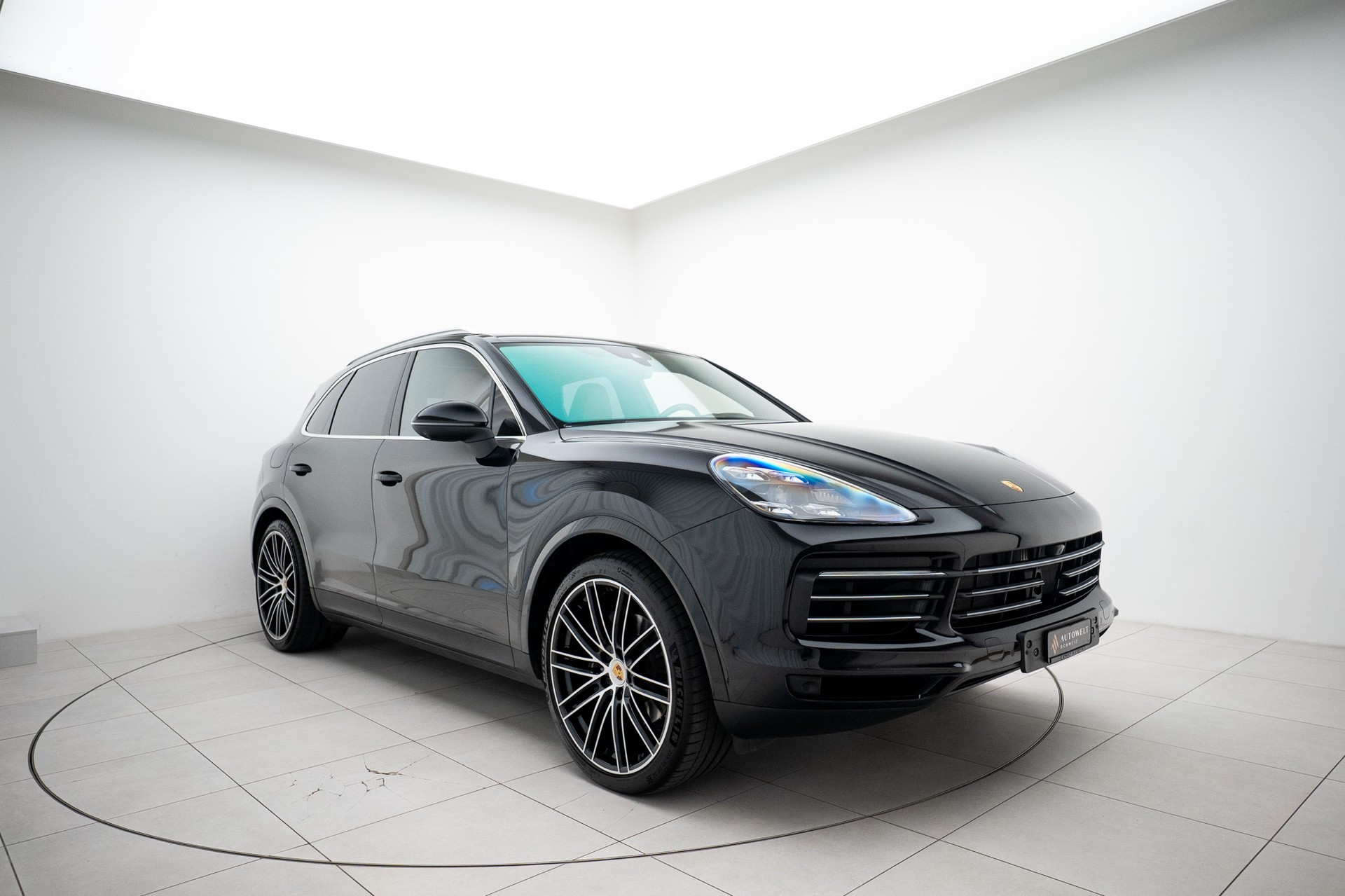 PORSCHE Cayenne-image-0