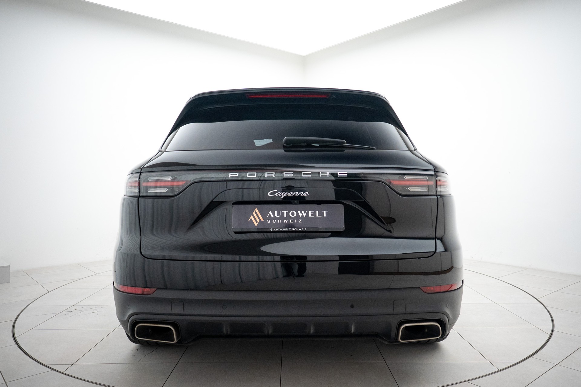 PORSCHE Cayenne-image-3