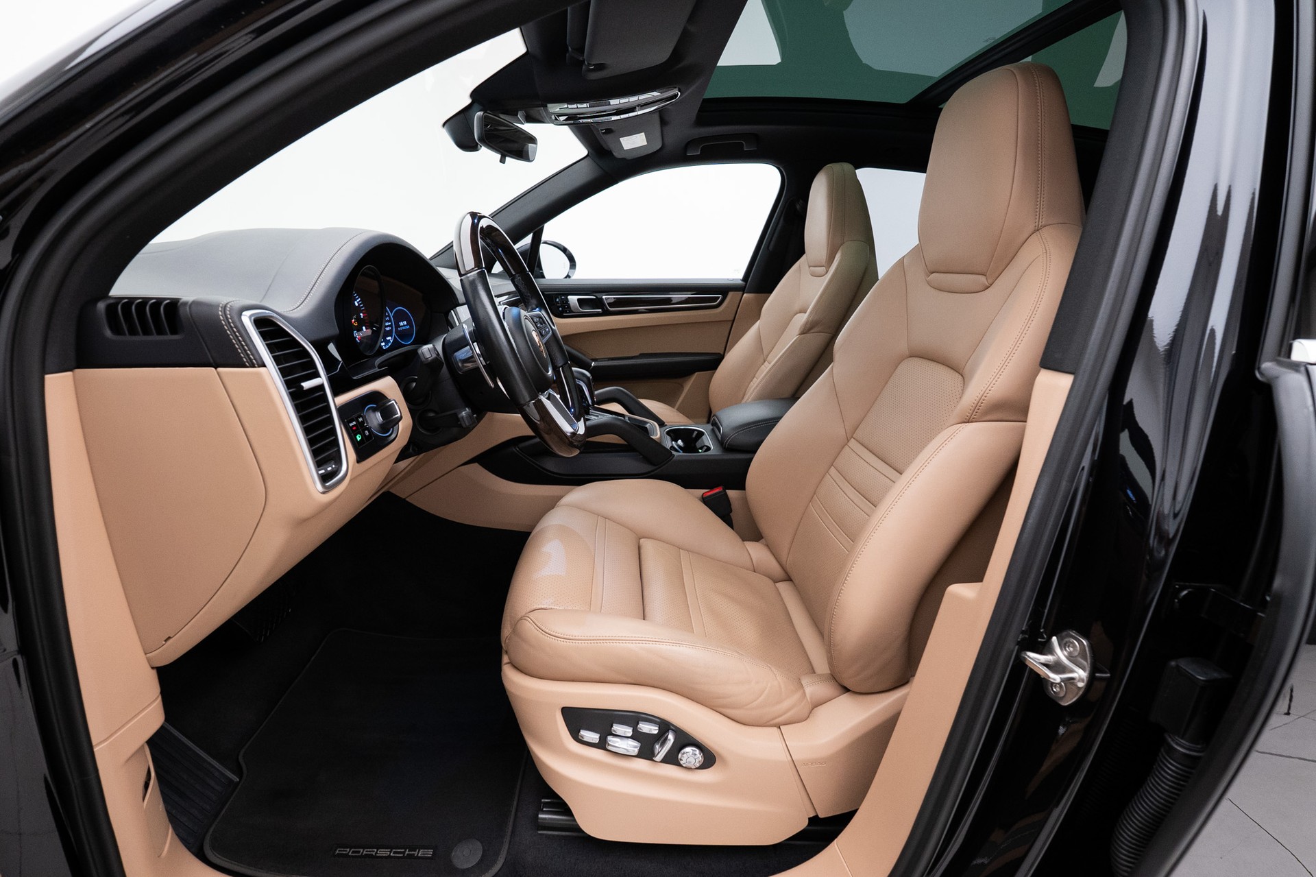 PORSCHE Cayenne-image-7
