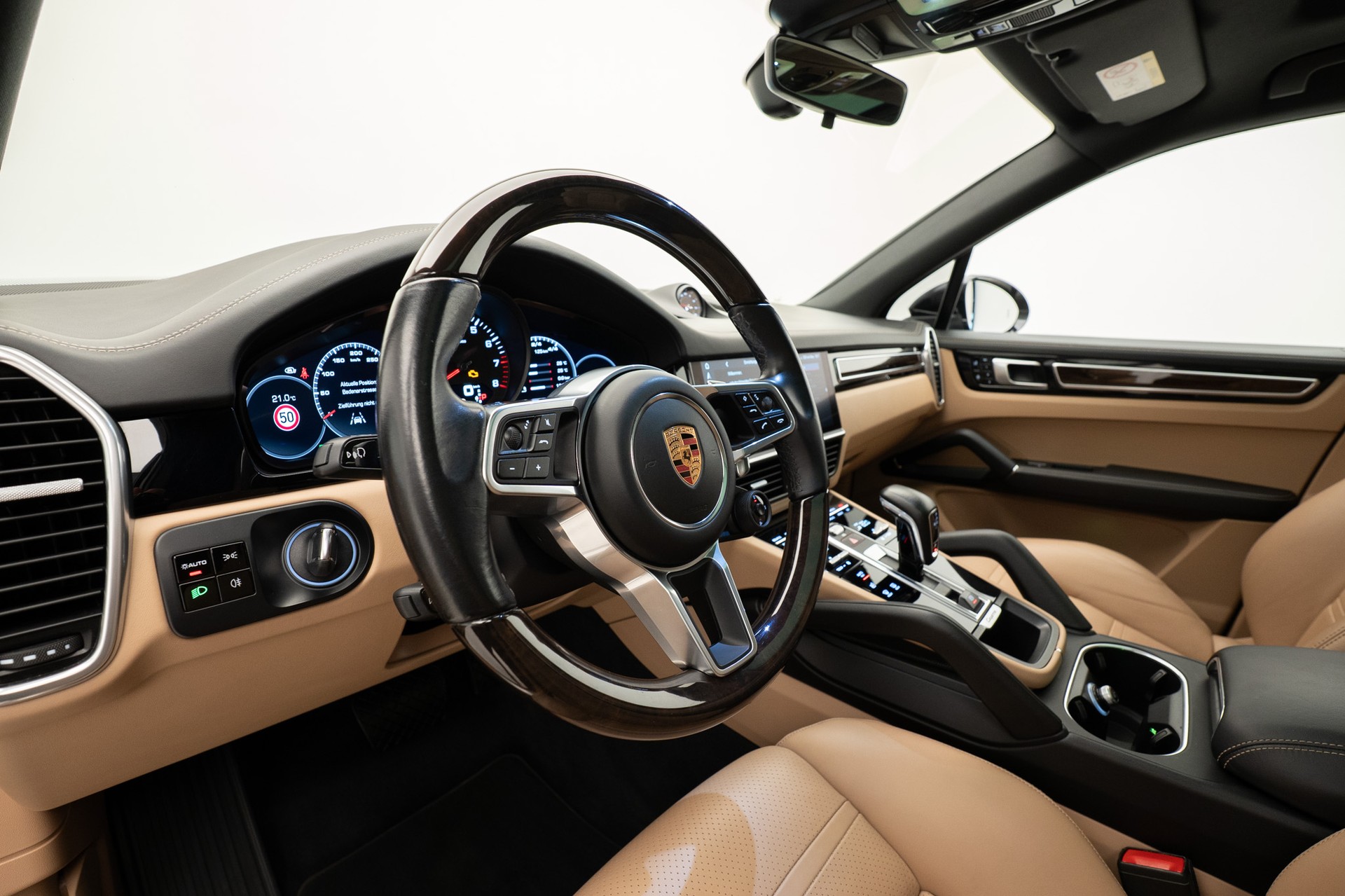 PORSCHE Cayenne-image-6