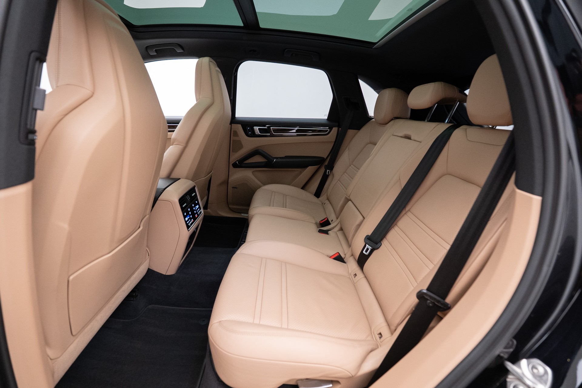 PORSCHE Cayenne-image-10