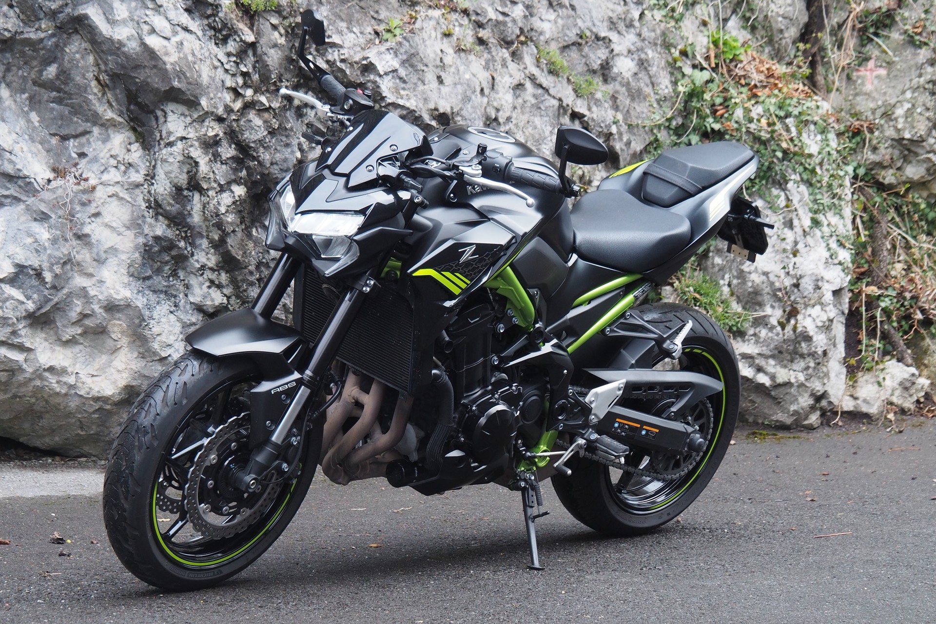 KAWASAKI Z 900-showroom-element-3
