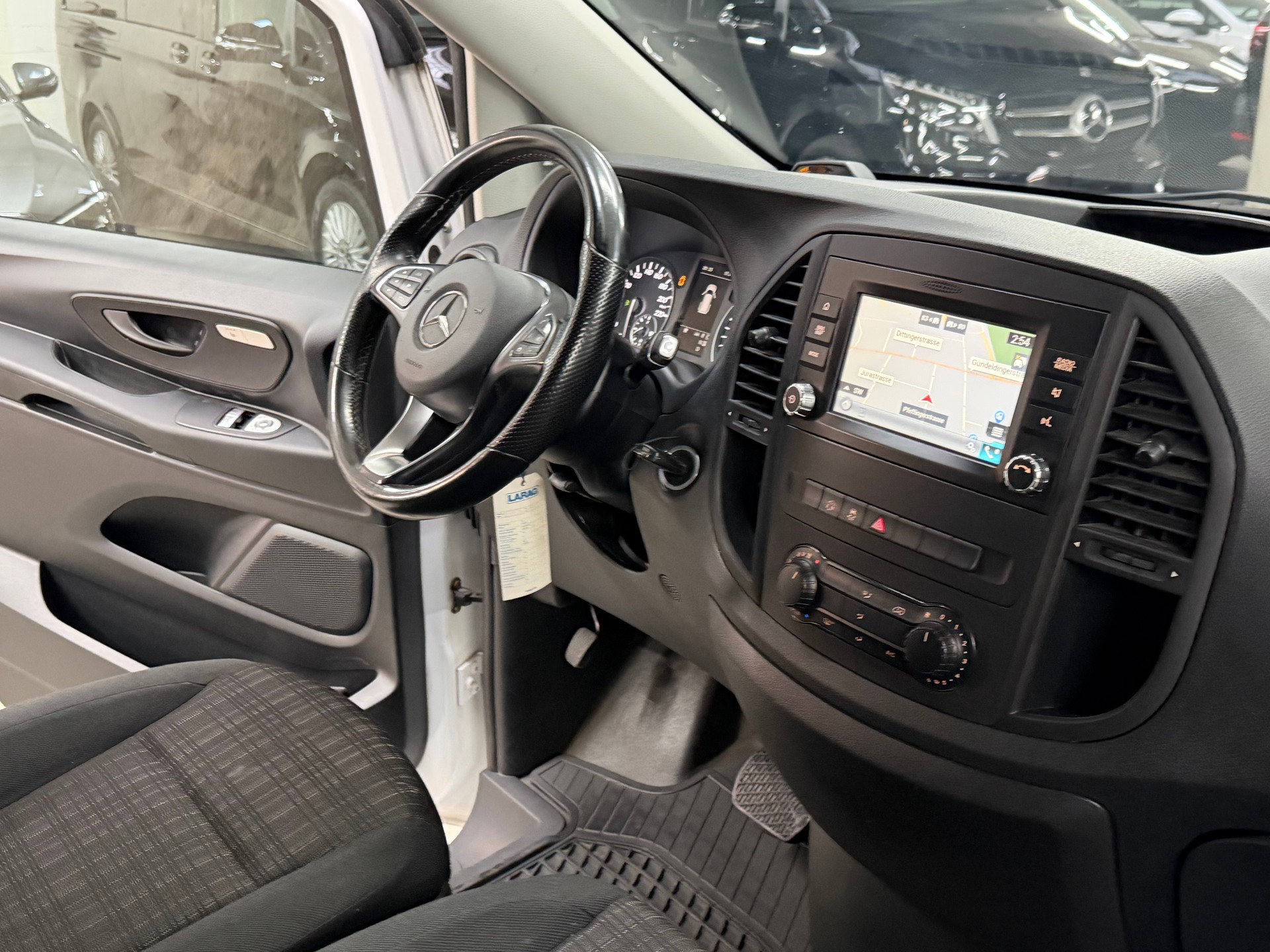 MERCEDES-BENZ Vito 114 BlueTEC L 7G-Tronic Euro 6-image-6