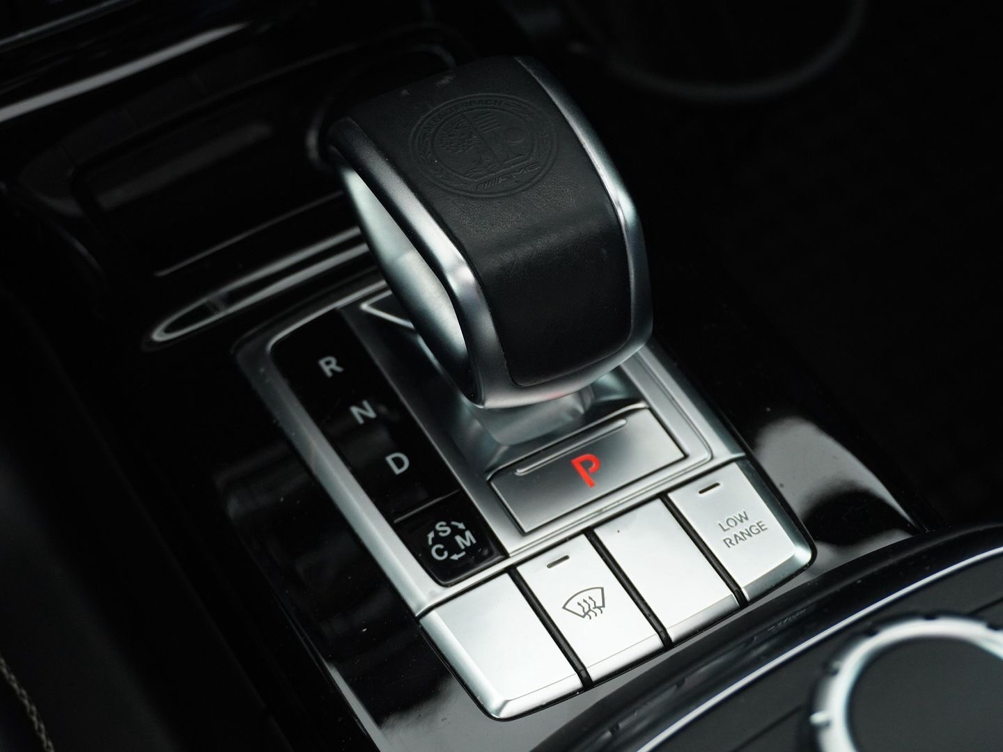 MERCEDES-BENZ G 63 AMG Automatic-image-13