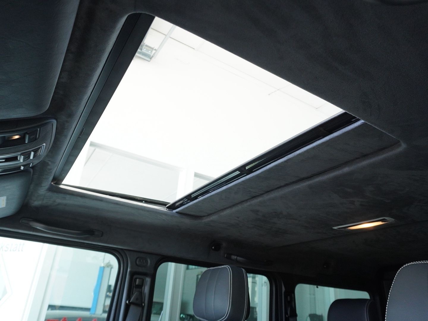 MERCEDES-BENZ G 63 AMG Automatic-image-7