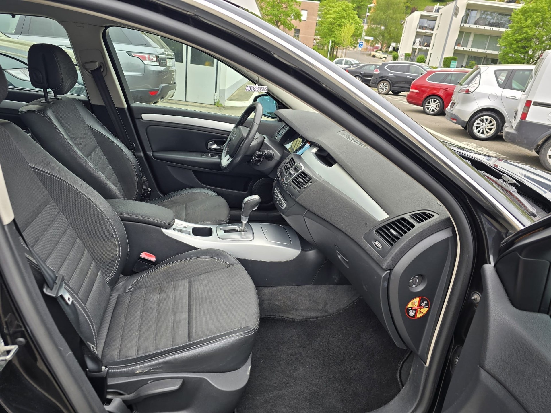 RENAULT Laguna Grandtour 2.0 dCi Expression Automatic-image-9