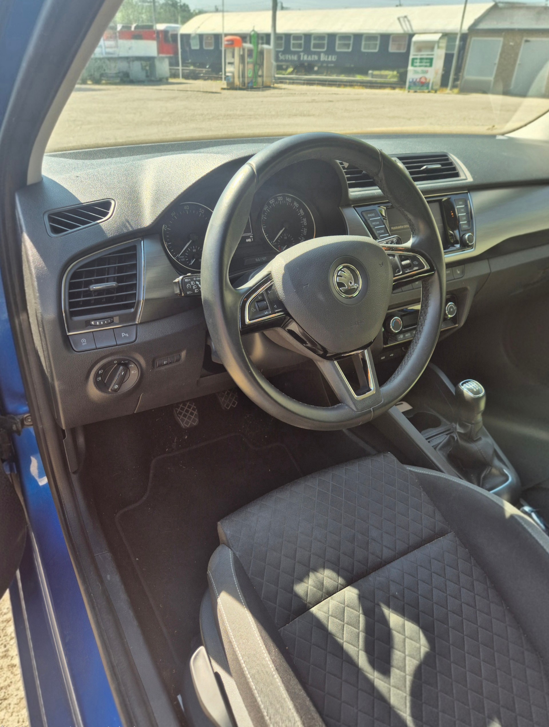 SKODA Fabia 1.2 TSI Style-image-3