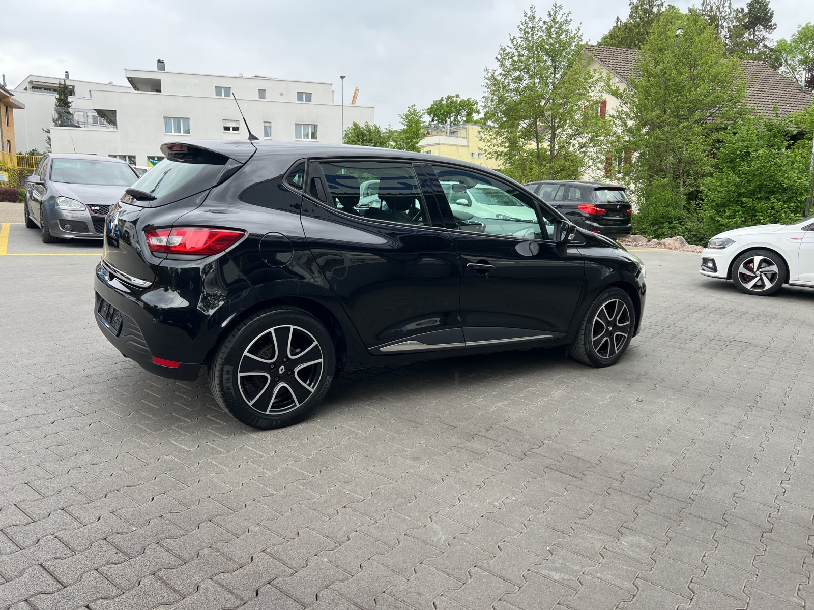 RENAULT Clio 1.2 16V T Swiss Edition EDC-showroom-element-3