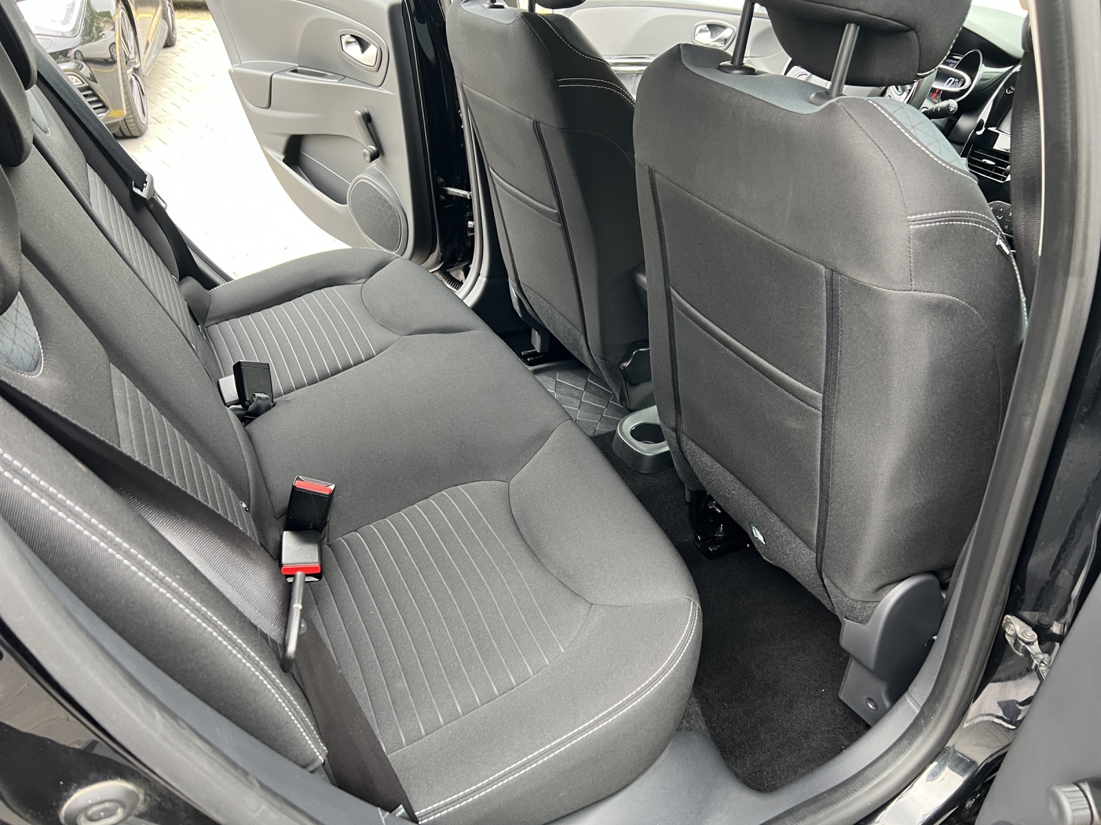 RENAULT Clio 1.2 16V T Swiss Edition EDC-image-7