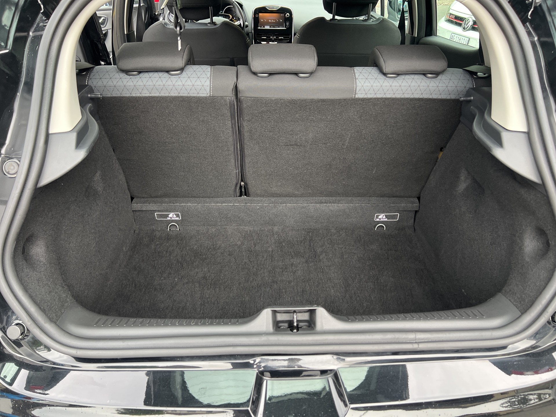 RENAULT Clio 1.2 16V T Swiss Edition EDC-image-8